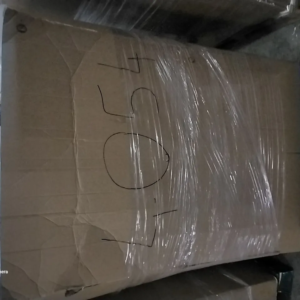 PALLET OF ASSORTED ITEMS INCLUDING GADA GARDEN HOSE, MAGIC HOSE, FIXKIT EXPANDABLE HOSE, WEUE GARDEN HOSE, KETTOGA EXPANDABLE GARDEN HOSE, FOWONG HEAVY DUTY DOR DRAFT STOPPER 