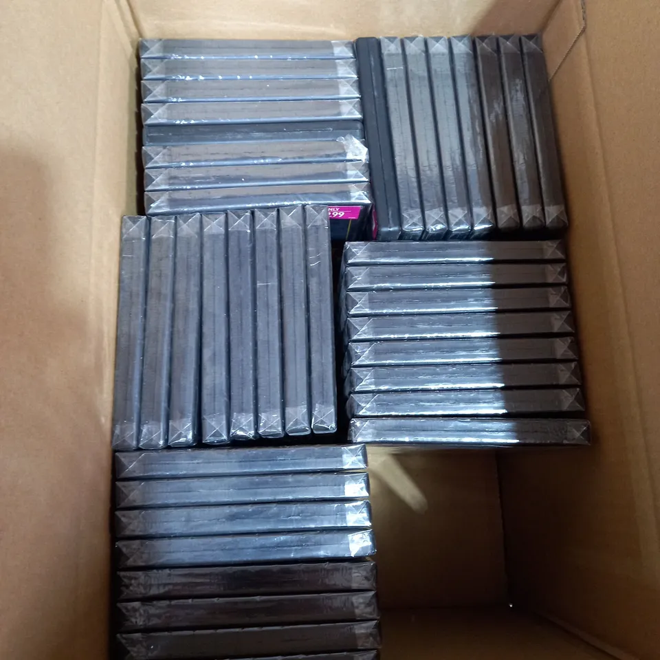 LOT OF APPROX 40 'AMERICAN HUSTLE' DVDS