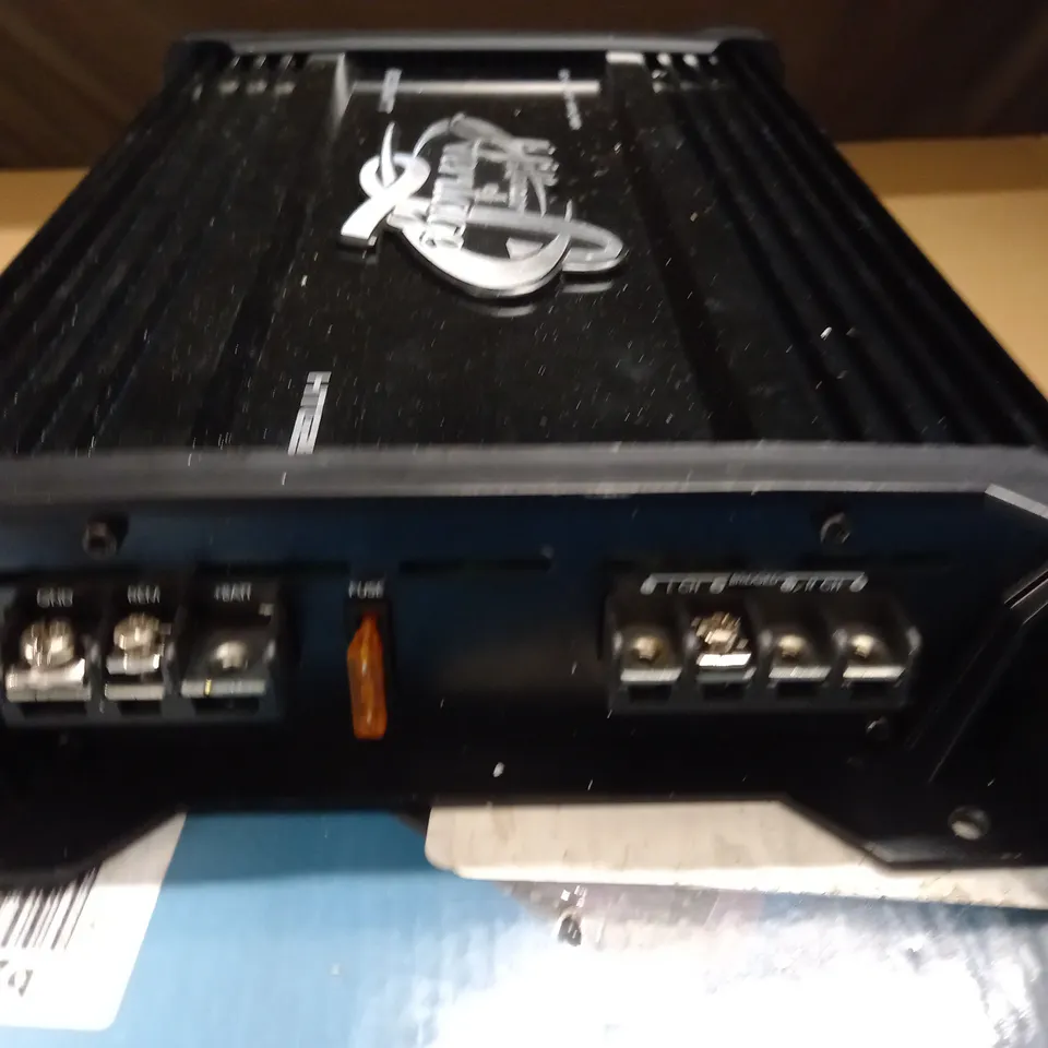 LANZAR HERITAGE HTG257 2000 WATT 2-CHANNEL MOSFET AMPLIFIER