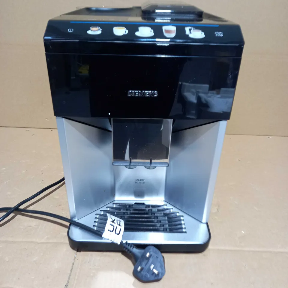 BOXED SIEMANS EQ500 COFFEE MACHINE RRP £599