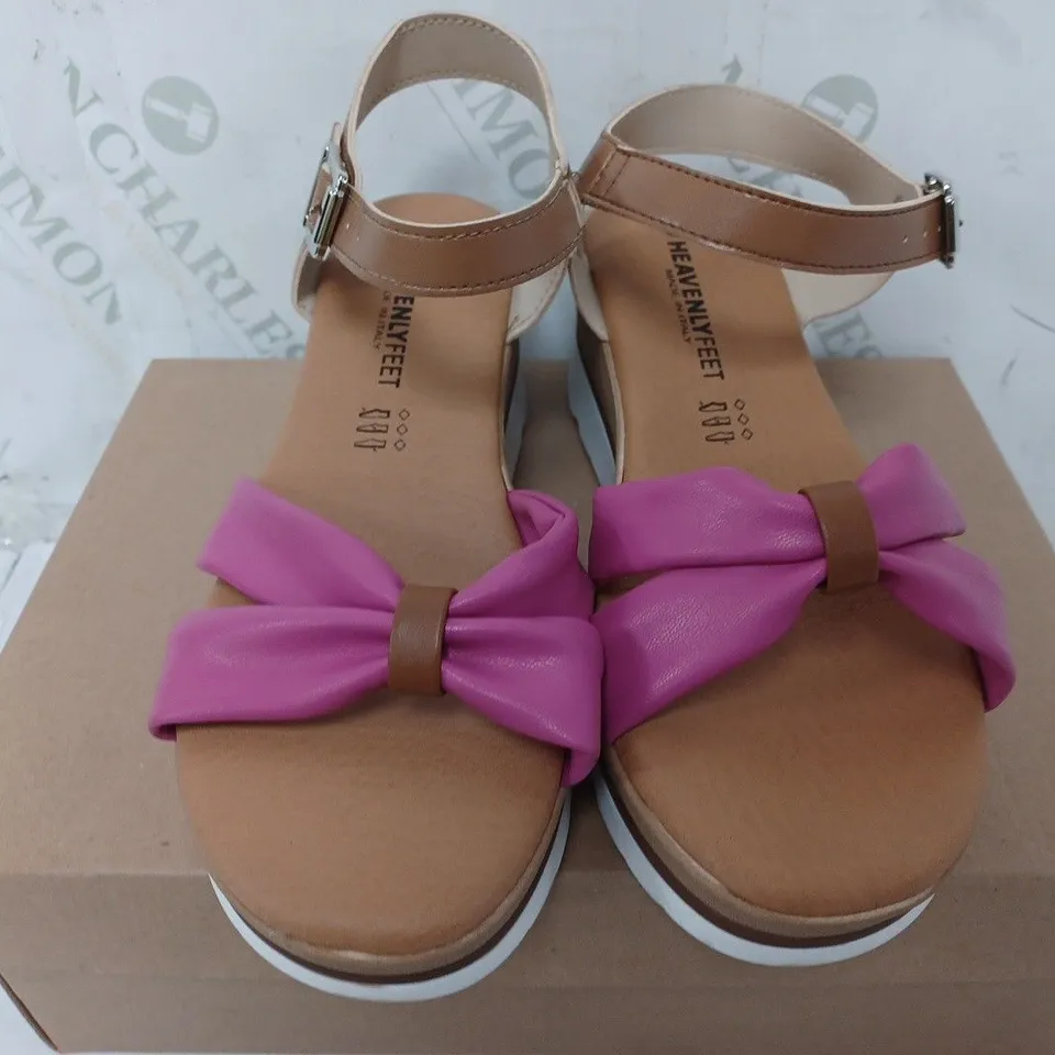 BOXED PAIR OF HEAVENLYFEET BERGAMO SANDALS IN FUCHSIA - SIZE 37