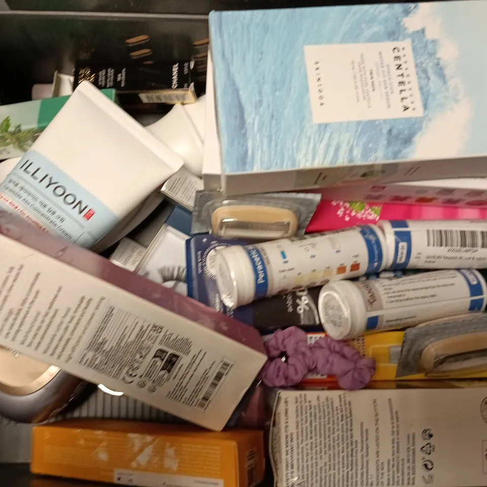 APPROXIMATELY 15 ASSORTED HEALTH & BEAUTY PRODUCTS TO INCLUDE SKIN1004 TWIN PACK, HARRY'S BODY WASH, WONDERSKIN ALL-DAY LIP STAIN, ETC - COLLECTION ONLY