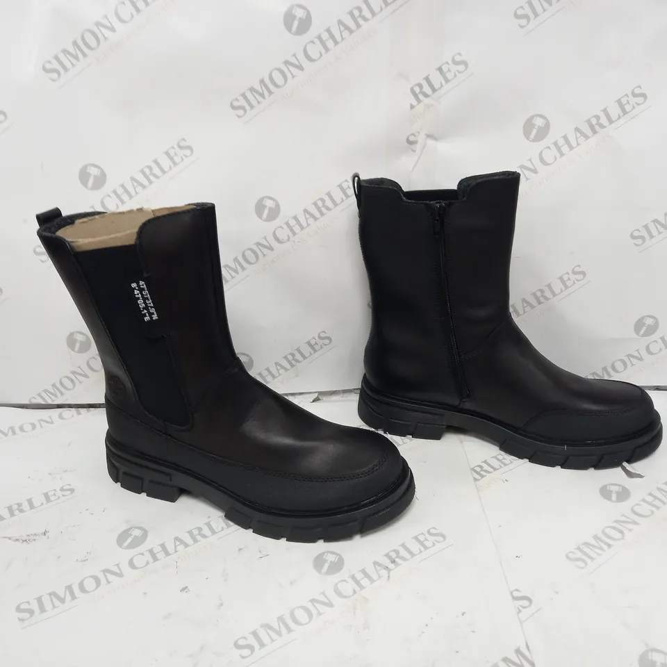 RIEKER CHELSEA BOOT IN BLACK SIZE 7 1/2 - BOXED  
