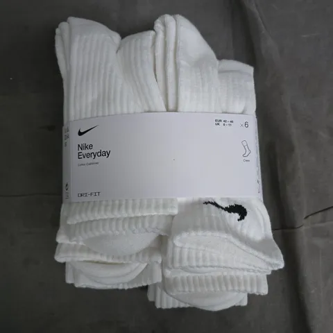 NIKE EVERYDAY CREW 6 PACK OF SOCKS IN WHITE