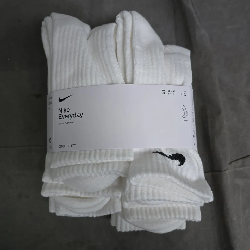 NIKE EVERYDAY CREW 6 PACK OF SOCKS IN WHITE