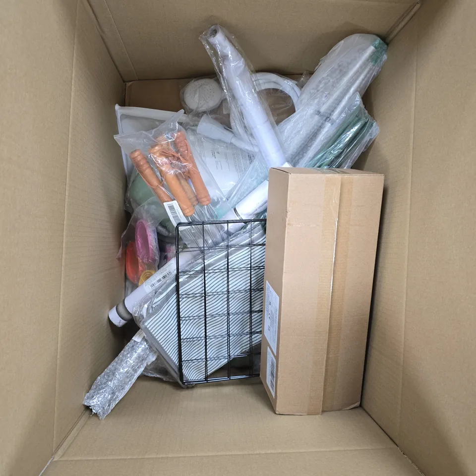 LARGE QUANTITY OF ASSORTED ITEMS TO INCLUDE TABLET PROTECTIVE CASE, BOOT BUDDY SHOE CLEANER, RAT TRAP, ETC - COLLECTION ONLY