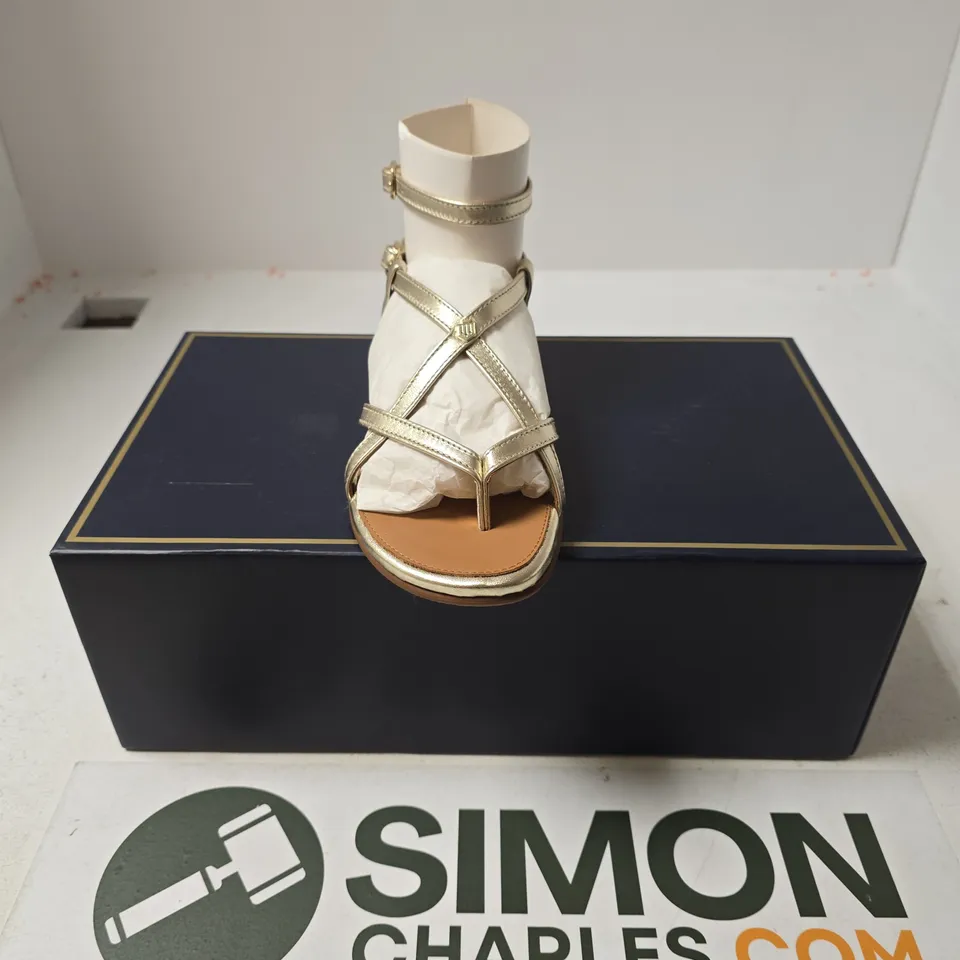 BOXED PAIR OF FAIRFAX & FAVOR WOMENS BRANCASTER SANDALS IN GOLD LEATHER - UK 3