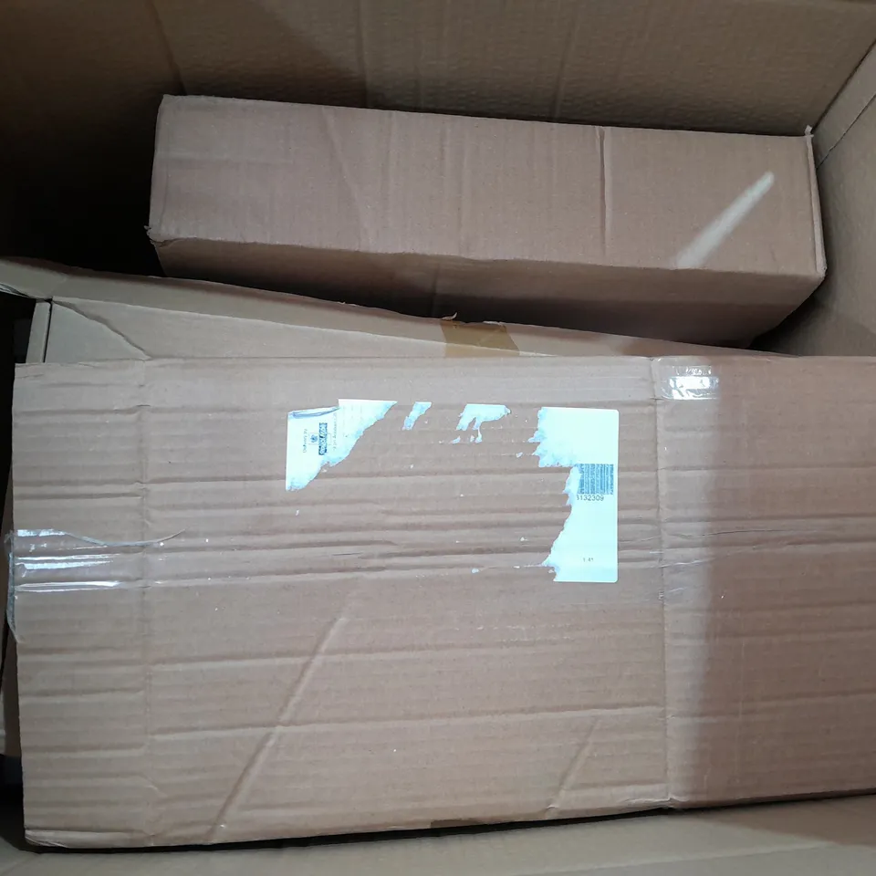 BOX OF APPROXIMATELY 6 ASSORTED ITEMS TO INCLUDE - BLACK BIN LINERS - MIDEA RICE COOKER - VACUUM PARTS ECT 