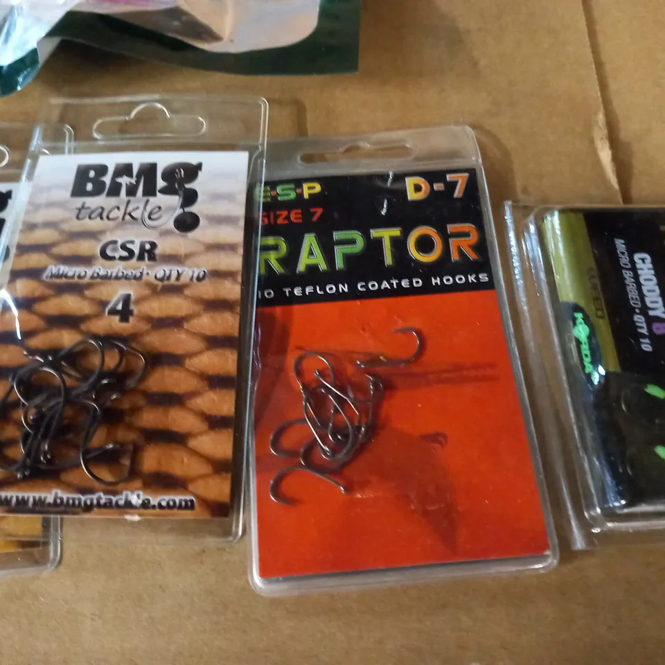 LOT OF 12 ASSORTED FISHING ITEMS TO INCLUDE HOOKS AND LURES
