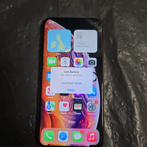 APPLE IPHONE XS 64GB - GOLD, BOXED WITH USB CHARGING CABLE (USED)