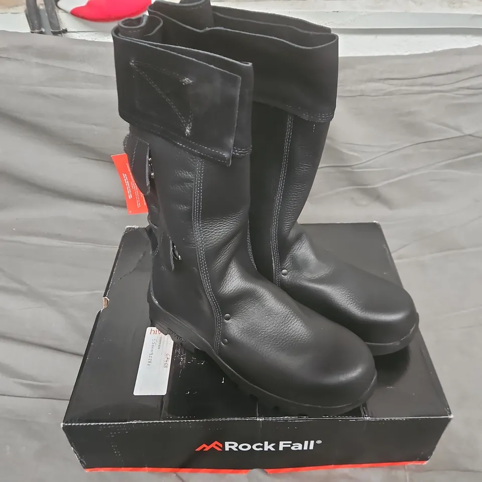 BOXED PAIR OF ROCKFALL RF7000 VULCAN HIGH LEG FOUNDRY SAFETY BOOTS IN BLACK - UK 9