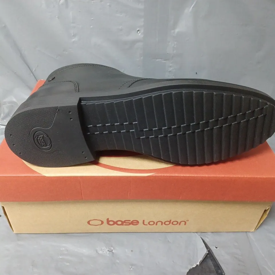 BOXED PAIR OF BASE LONDON BARTLETT PULL UP SHOES - UK SIZE 9