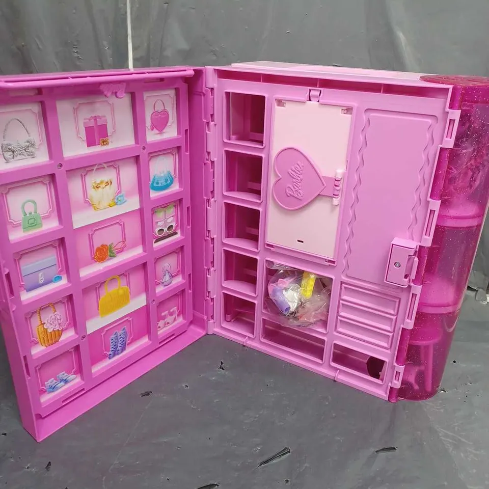 BARBIE DREAM CLOSET TOY PLAYSET WITH FASHION DOLL & ACCESSORIES