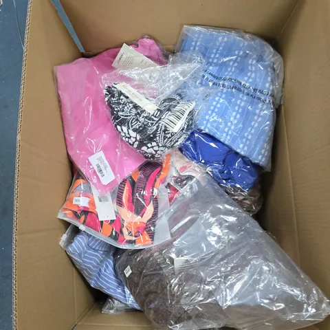 BOX OF APPROXIMATELY 25 ASSORTED CLOTHING ITEMS TO INCLUDE: SOULSTAR CARDIGAN
