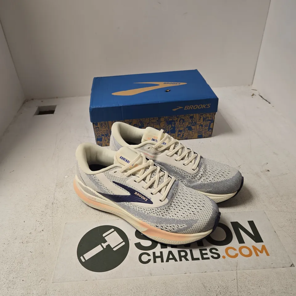 UK 11 BROOKS ADRENALINE GTS24 MEN'S RUNNING SHOES – GREY/WHITE
