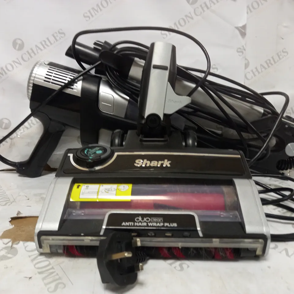 SHARK STRATOS ANTI HAIR WRAP PET PRO VACUUM CLEANER