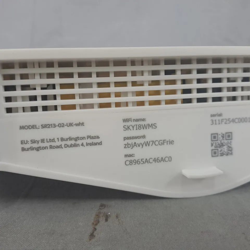 SKY SD213-02-UK-WHT WIRELESS ROUTER