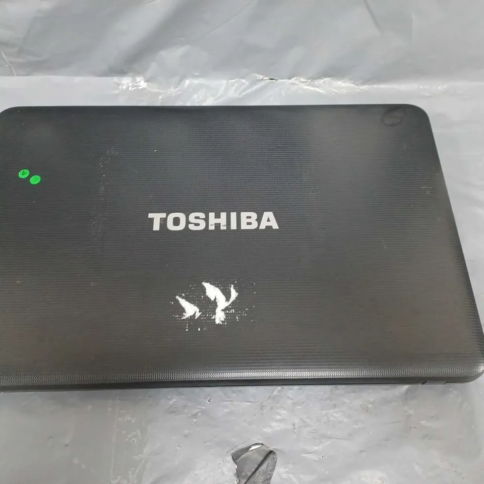 TOSHIBA SATELLITE C850-1MC	15 INCH PENTIUM B960 2.20GHZ