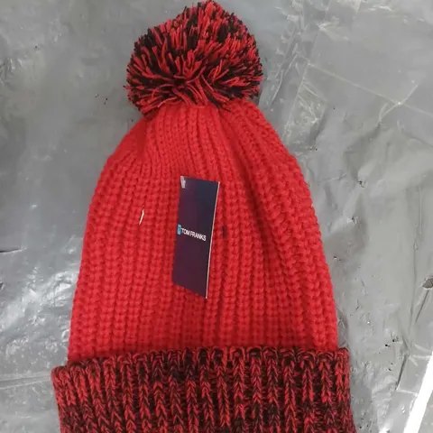 APPROXIMATELY 19 TOM FRANK BOBBLE HAT 