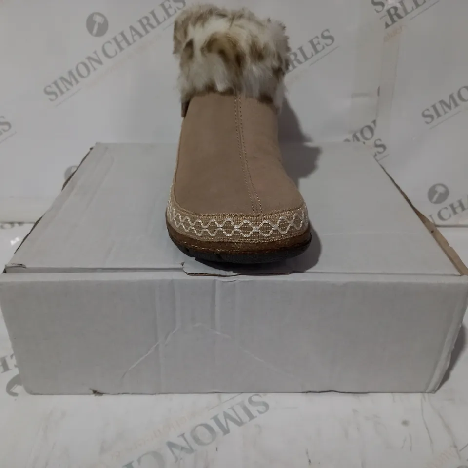 BOXED PAIR OF EARTH ORIGINS EMMALYN BEIGE BOOTIES - SIZE 5