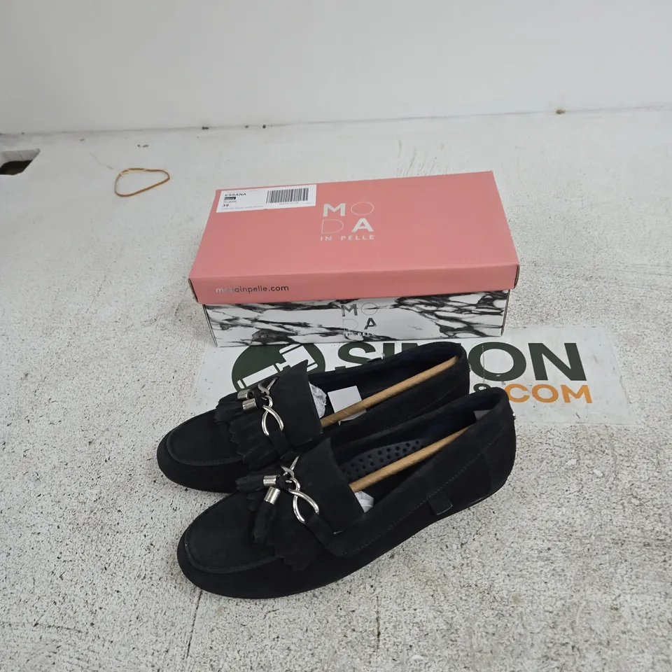 MODA IN PELLE ESSANA NAVY SUEDE MOCCASINS – UK 6 (EU 39) CHAIN & TASSEL DETAIL