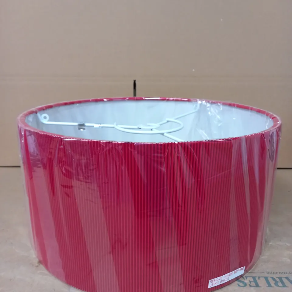 RED RIBBED LIGHTSHADE 40CM