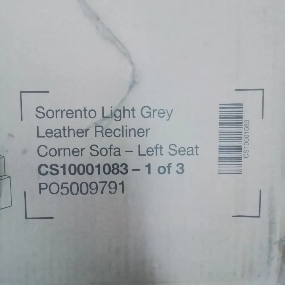 A BOXED INCOMPLETE DESIGNER SORRENTO LIGHT GREY LEATHER CORNER SOFA (LEFT SEAT ONLY)