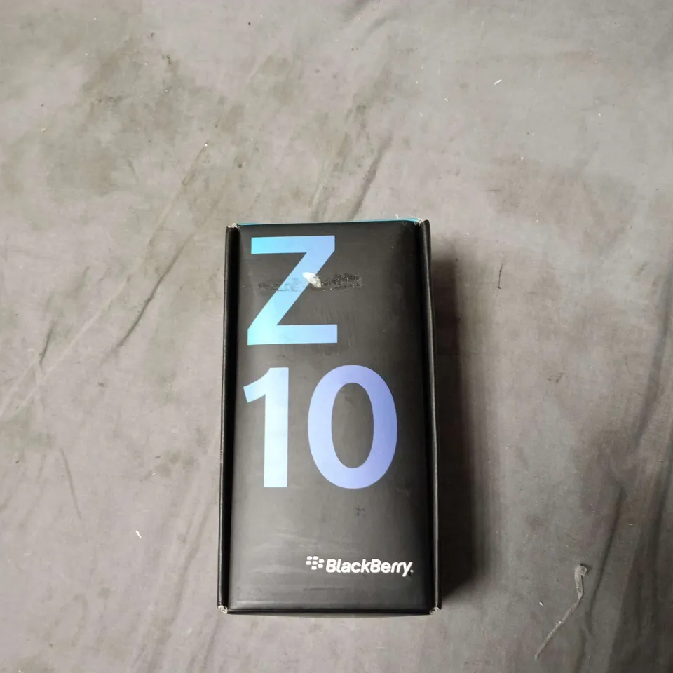 BLACKBERRY Z10 SMARTPHONE – BLACK, BOXED WITH CHARGER & CABLES