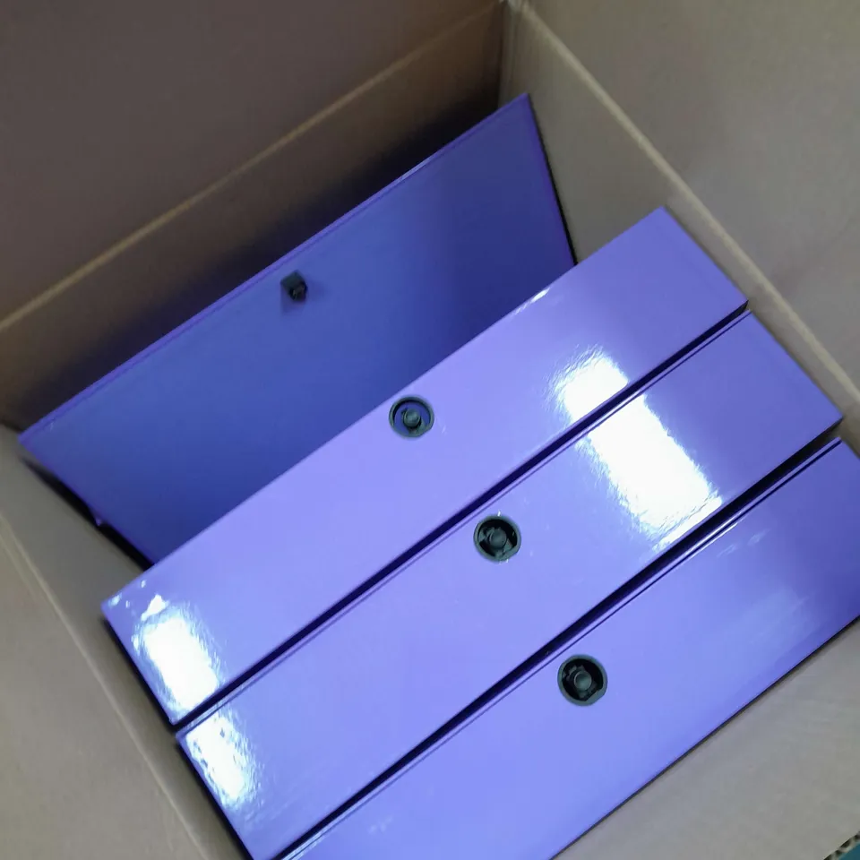 BOX OF APPROXIMATELY 8 PUKKA FOOLSAP BOX FILES