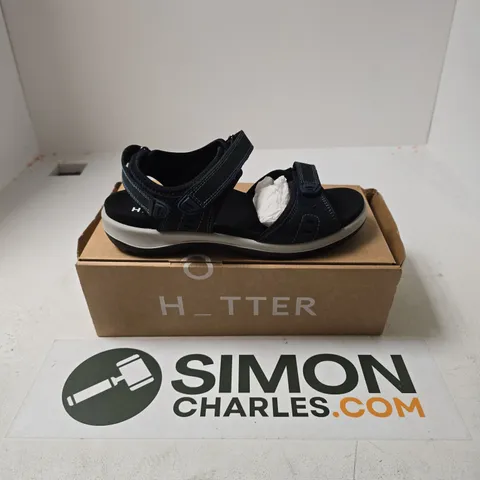 BOXED PAIR OF HOTTER WALK II EXTRA WIDE SANDALS IN NAVY - UK 6.5
