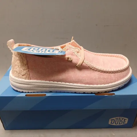 BOXED PAIR OF HEY DUDE WENDY SURF WASH SHOES - UK SIZE 5
