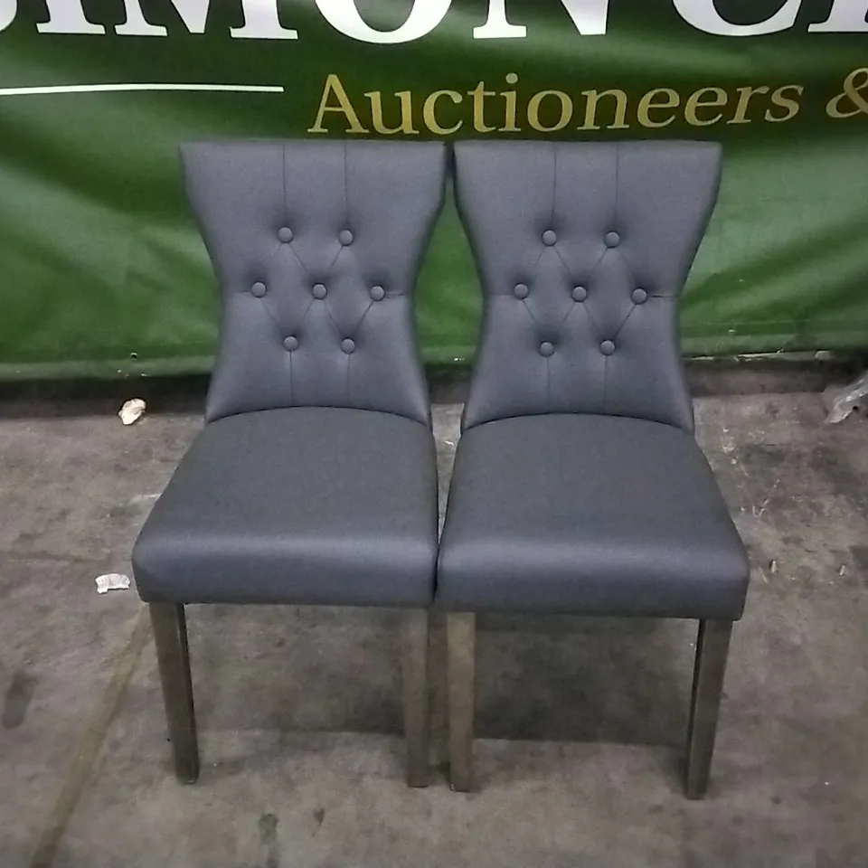 SET OF 2 GREY LEATHER BUTTONBACK DINING CHAIRS WITH WOODEN LEGS 