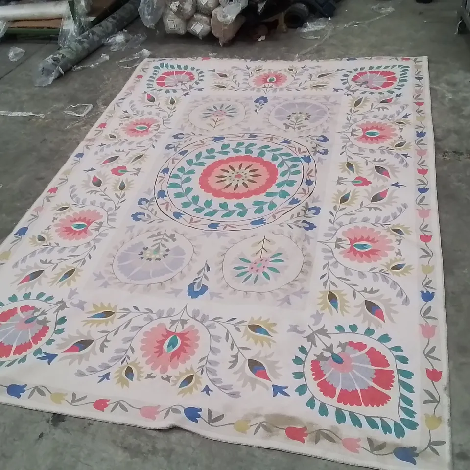 QUALITY DESIGNER AREA RUG - APPROXIMATELY 335X235CM