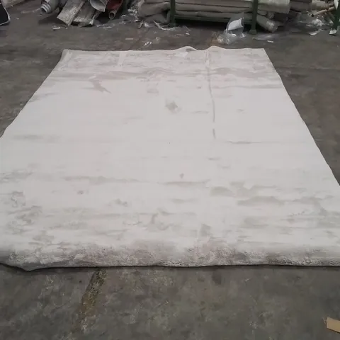 QUALITY DESIGNER AREA RUG - APPROXIMATELY 340X235