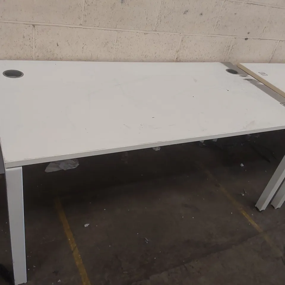 WHITE OFFICE DESK