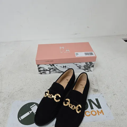 MODA IN PELLE BLACK SUEDE LOAFERS WITH GOLD CHAIN DETAIL, UK 7 (EU 40) – BOXED