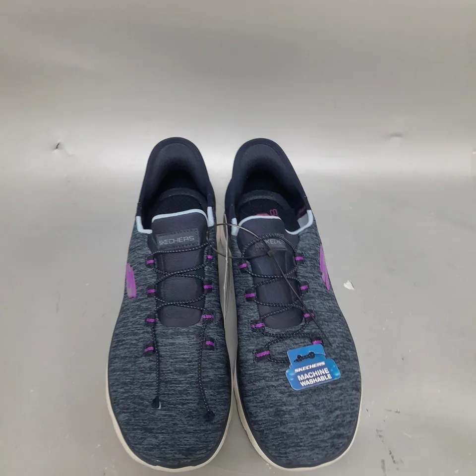 SKECHERS SUMMIT SPLIP ON TRAINERS - NAVY - SIZE 4.5