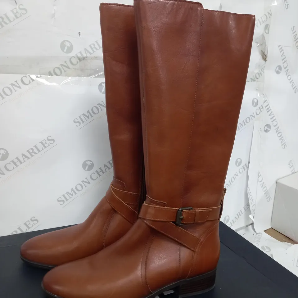 BOXED NATURALIZER HIGH KNEE BOOTS BROWN