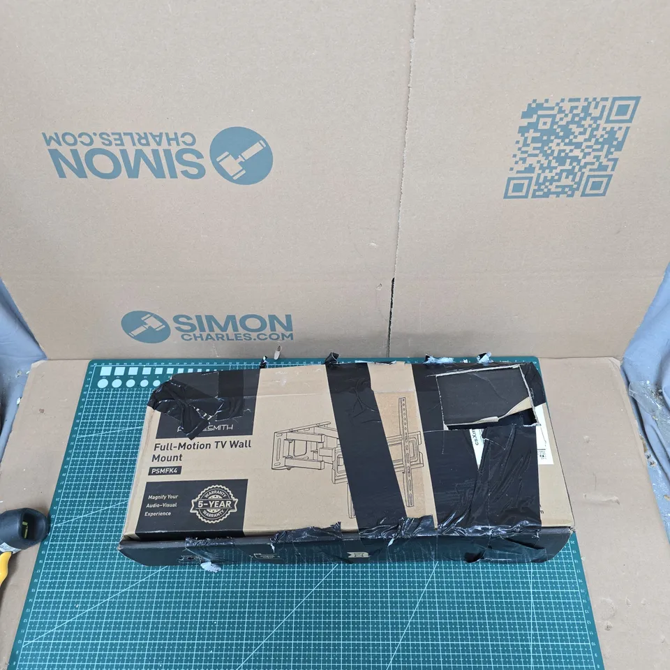 FULL-MOTION TV WALL MOUNT – BOXED 