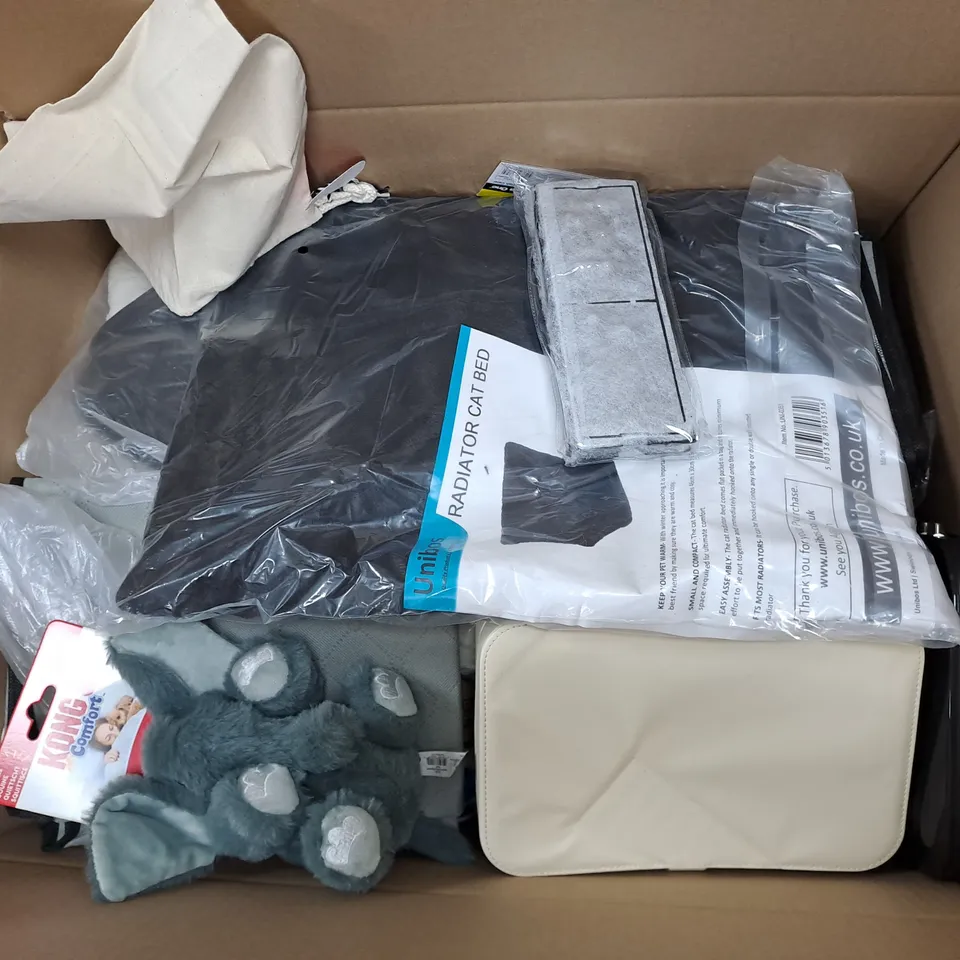 APPROXIMATELY 25 ASSORTED HOUSEHOLD ITEMS TO INCLUDE READING RACK, RADIATOR CAR BED, SKY BOX, ETC - COLLECTION ONLY