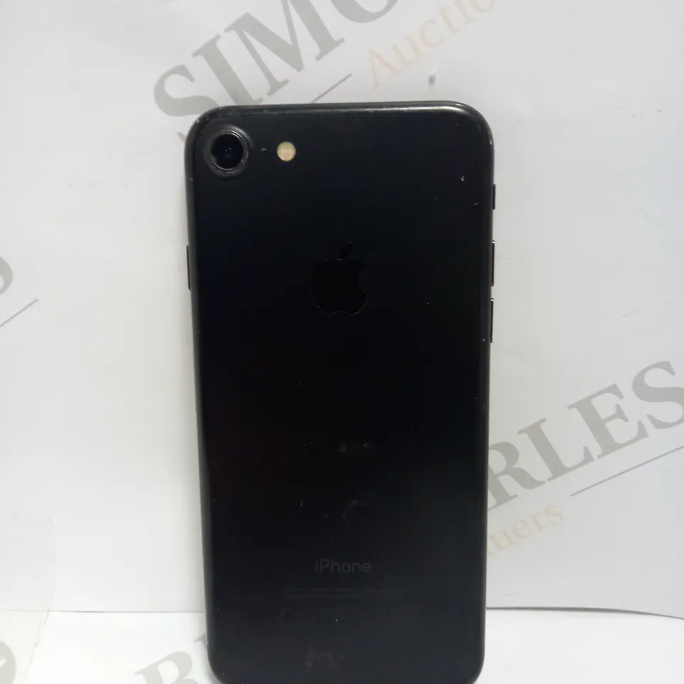 APPLE IPHONE 7 (A1778) SMARTPHONE