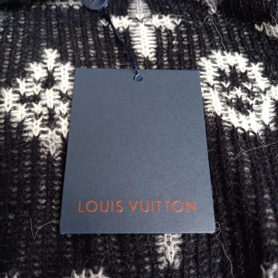 LOUIS VUITTON BUTTON UP KNITTED CARDIGAN - LARGE