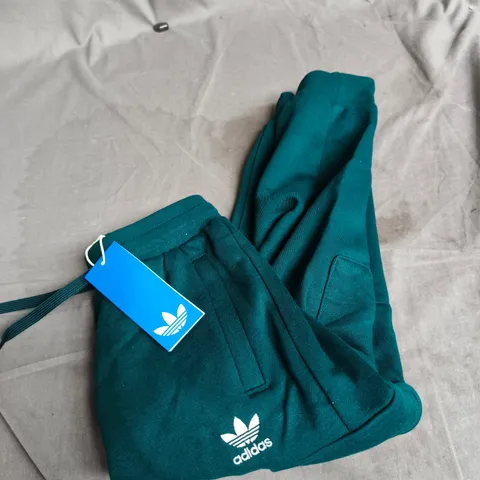 ADIDAS GREEN CARGO JOGGERS SIZE 6-7 YRS 