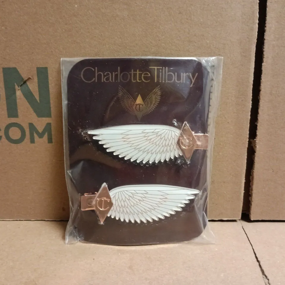 CHARLOTTE TILBURY WING HAIR CLIPS
