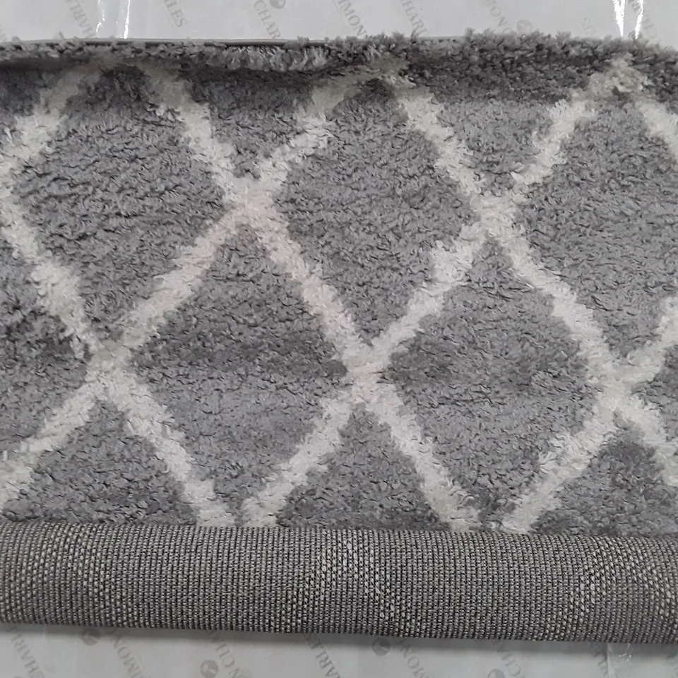 PACO HOME AREZZO RUG IN GREY/WHITE (120X160CM)