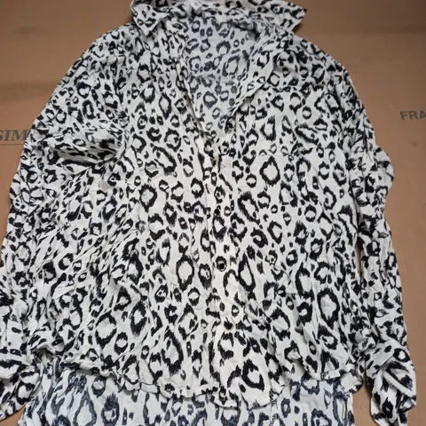 RIVER ISLAND DESIGNER PRINT SHIRT - SIZE S