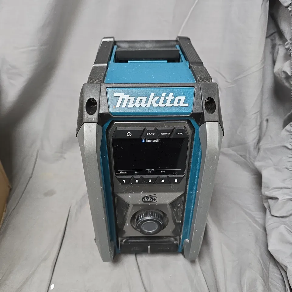 MAKITA MR007GZ JOB SITE RADIO WITH DAB+ & BLUETOOTH