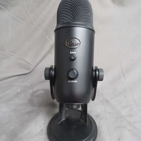 BLUE STAND MICROPHONE IN BLACK