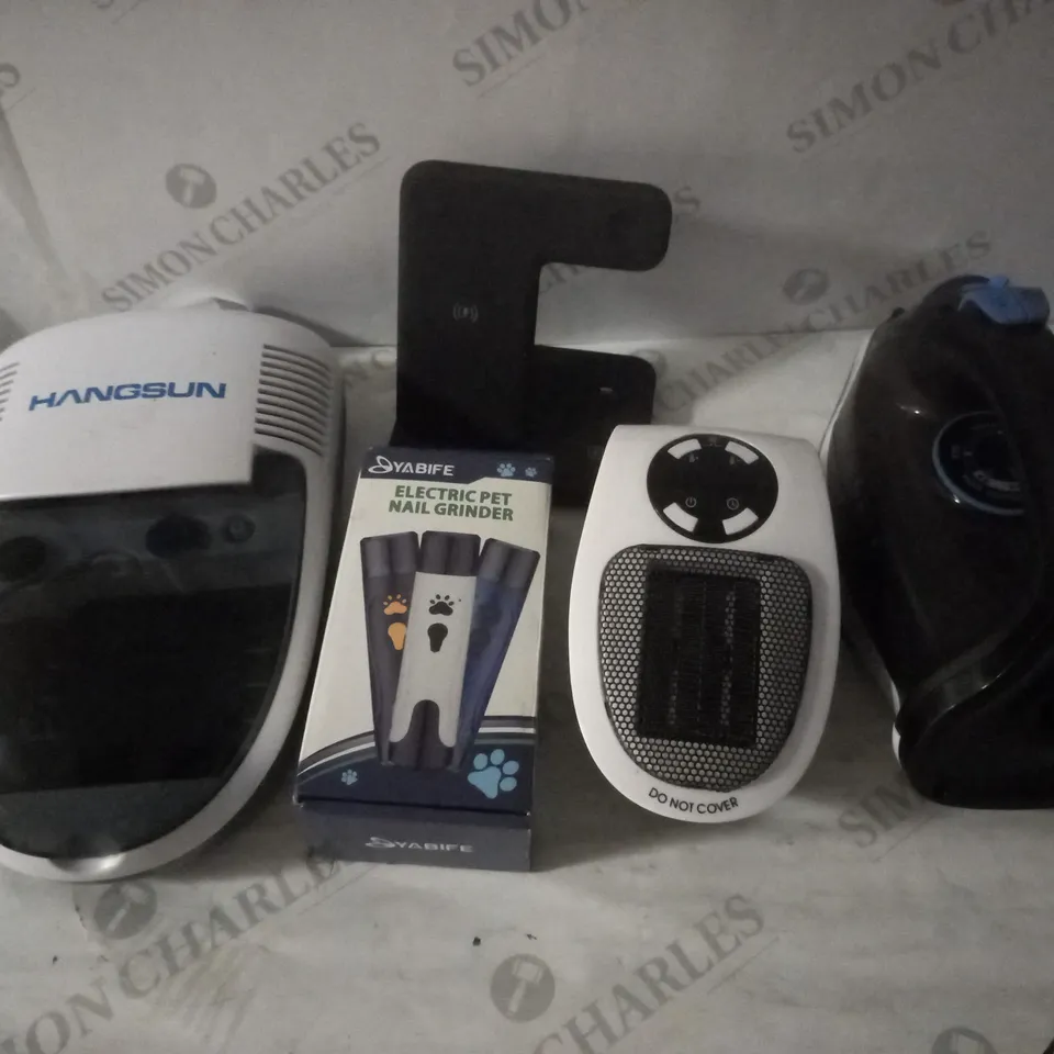 GROUP OF APPROX 5 ASSORTED TECH ITEMS TO INCLUDE IRON, WIRELESS CHARGER, PET NAIL GRINDER ETC