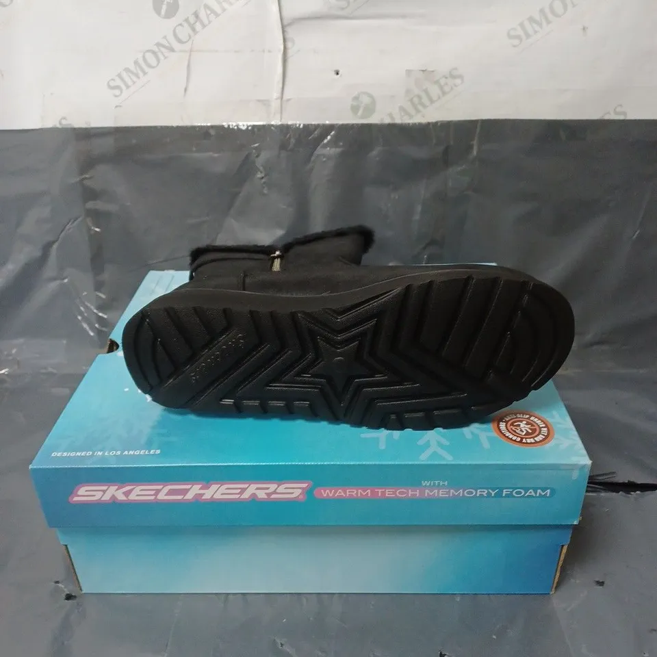 SKECHERS WARM TECH MEMORY FOAM BOOTS BLACK SIZE 6